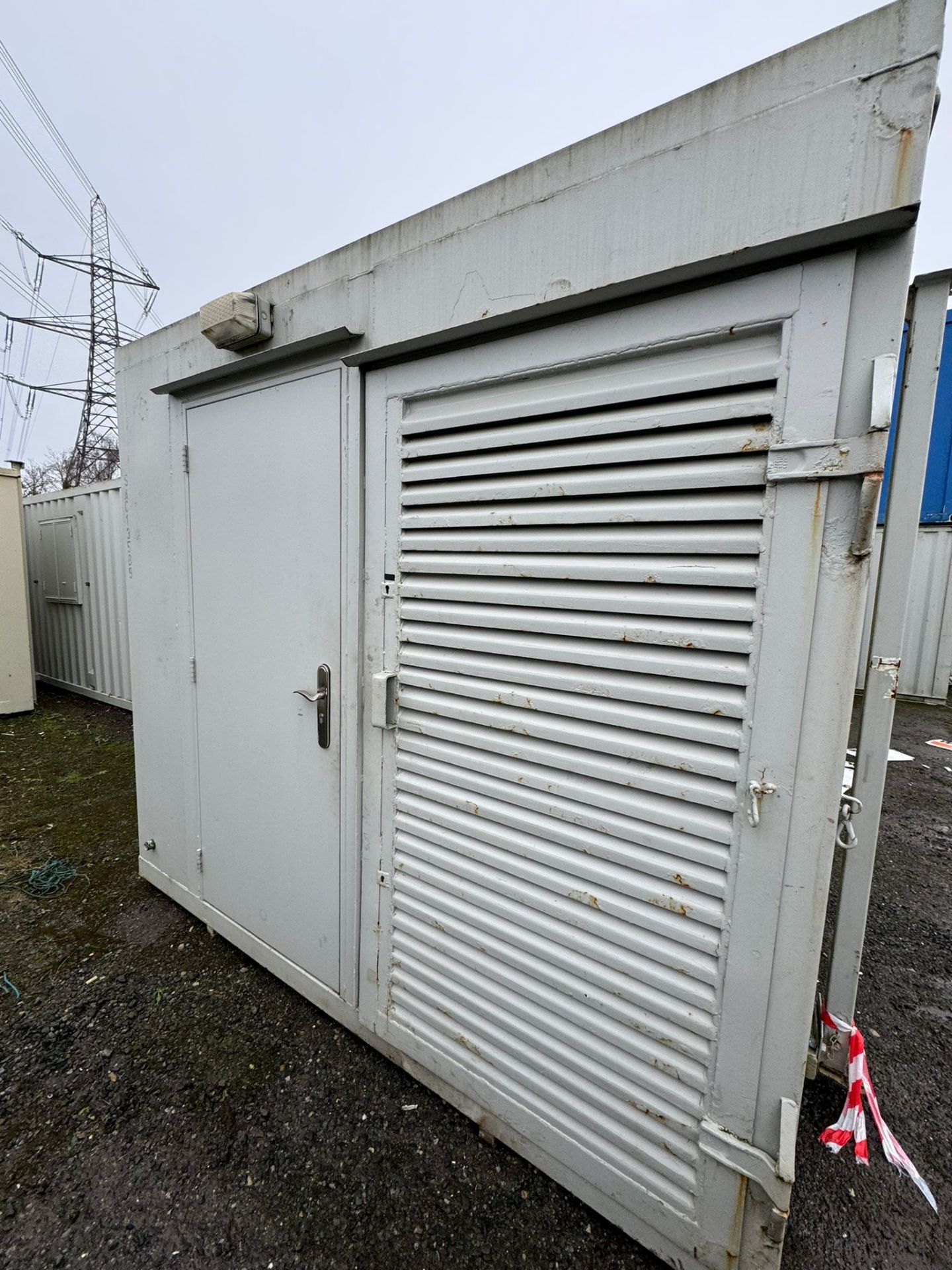 24ft Static Welfare Unit With Toilet, Canteen, Generator, Site Cabin Office Welfare Container - Image 10 of 14