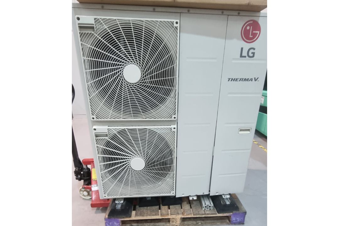 LG Thermo HM091M ASHP Monoblock 16kW Air Source Heat Pump - Image 2 of 6