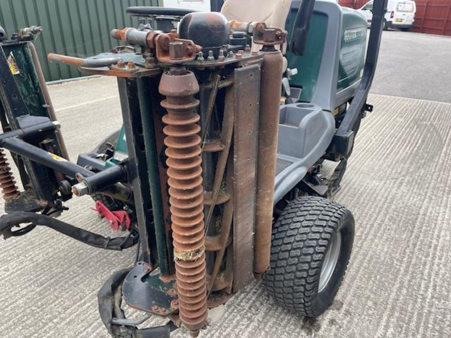 2006, HAYTER MT313 TRIPLE MOWER ROLL BAR - Image 5 of 16