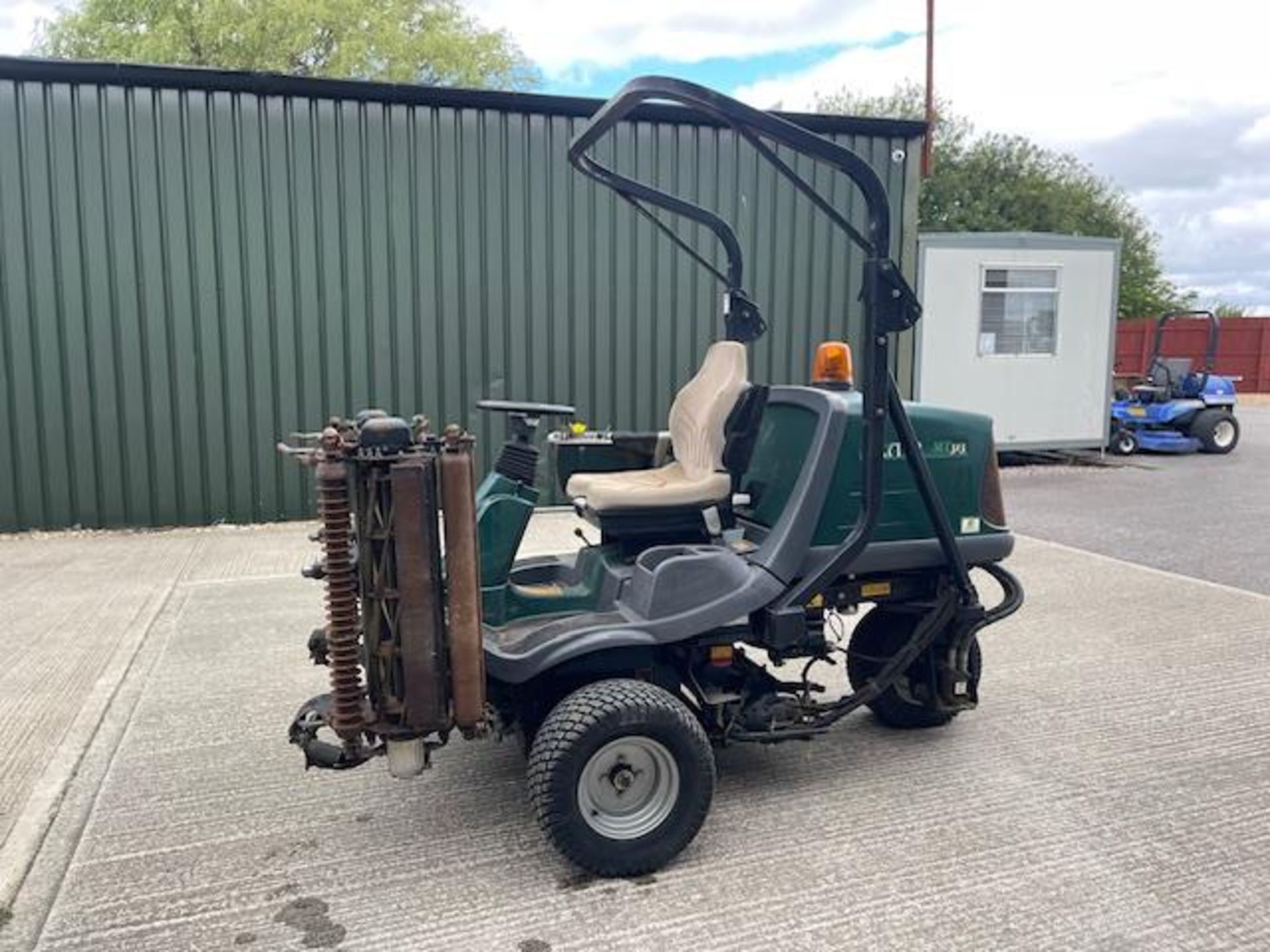 2006, HAYTER MT313 TRIPLE MOWER ROLL BAR - Image 7 of 16