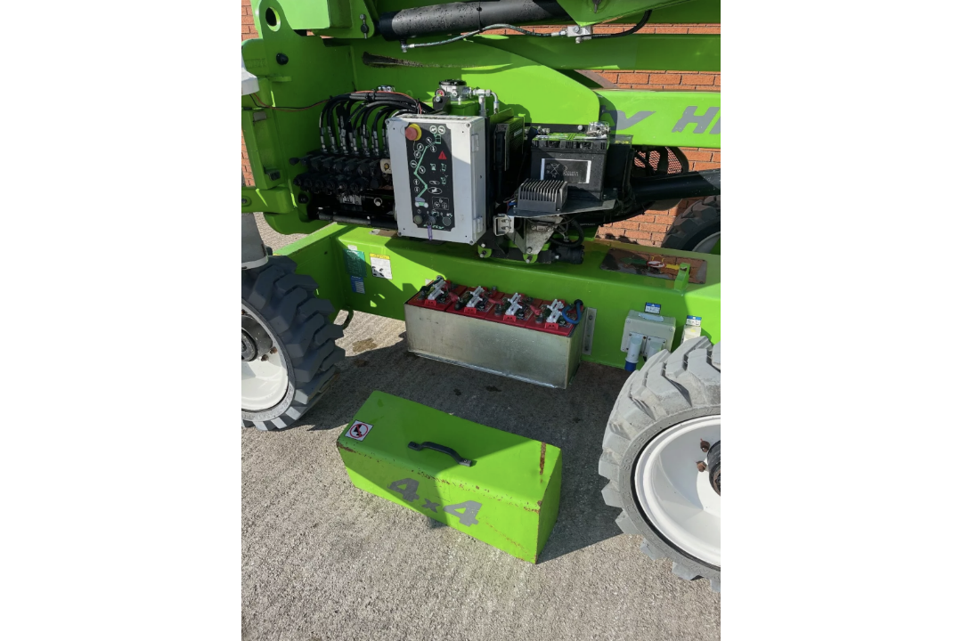2012, Niftylift HR17 Hybrid 4x4 Access Platform Cherry Picker Nifty (hr28 - hr21) - Image 3 of 12