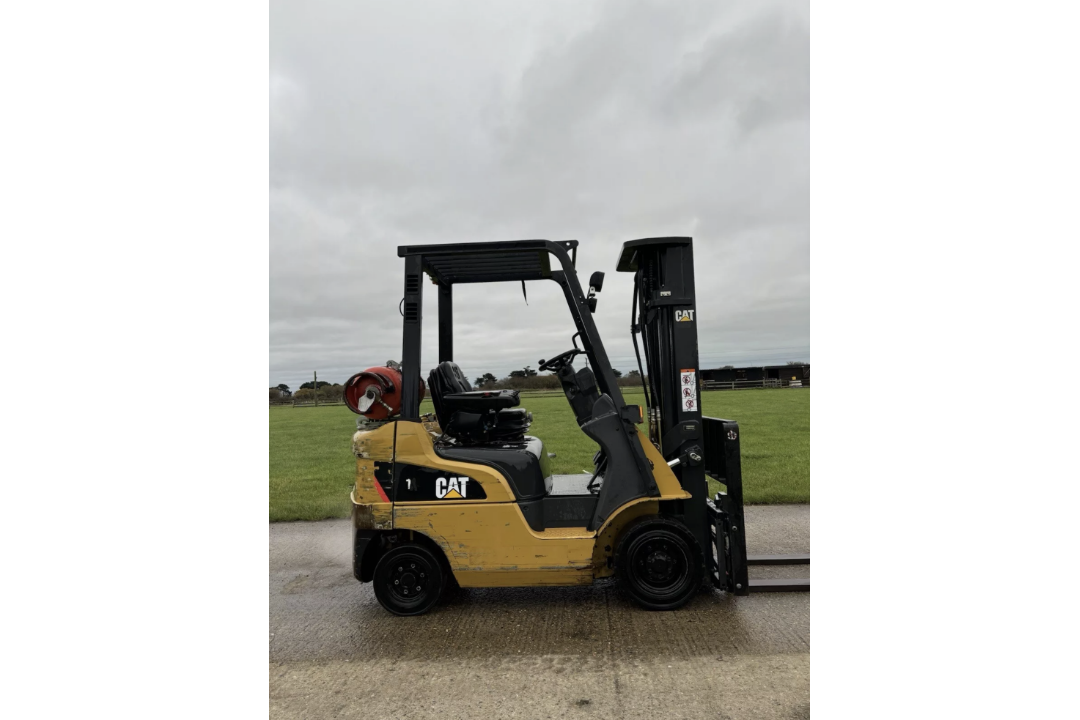2018, CATERPILLAR - 1.8 Ton Gas Powered Forklift Truck (8,400 hours) - Image 5 of 6