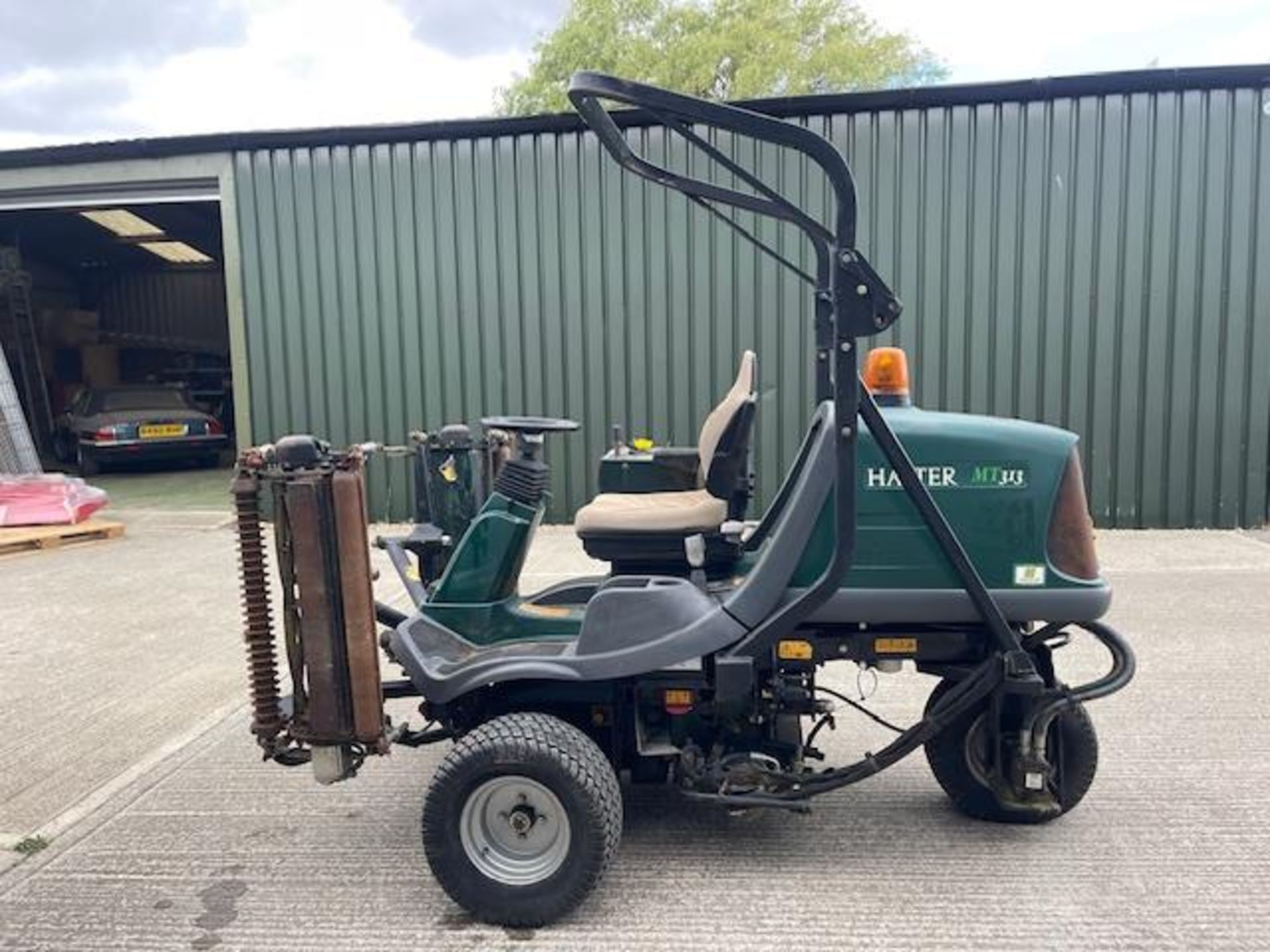 2006, HAYTER MT313 TRIPLE MOWER ROLL BAR - Image 8 of 16