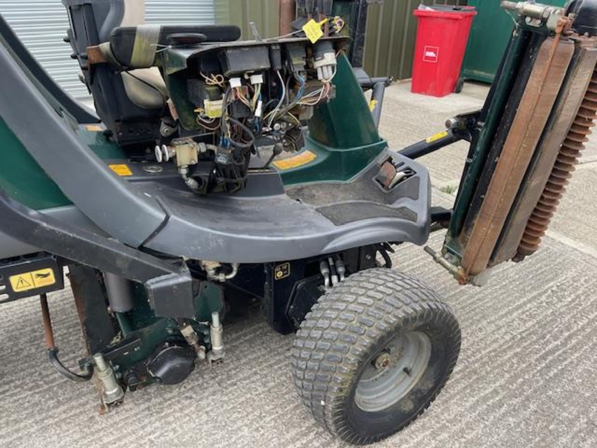 2006, HAYTER MT313 TRIPLE MOWER ROLL BAR - Image 14 of 16