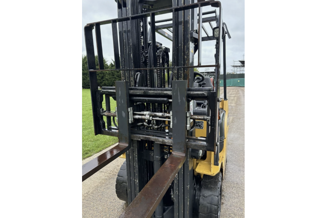 2018, CATERPILLAR - 1.8 Ton Gas Powered Forklift Truck (8,400 hours) - Image 3 of 6