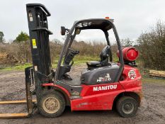 Manitou 2.5 MI25G Tonne Gas Forklift, 2017 Model, ONLY 3767 HOURS!!, 3.7m Lift With Side Shift