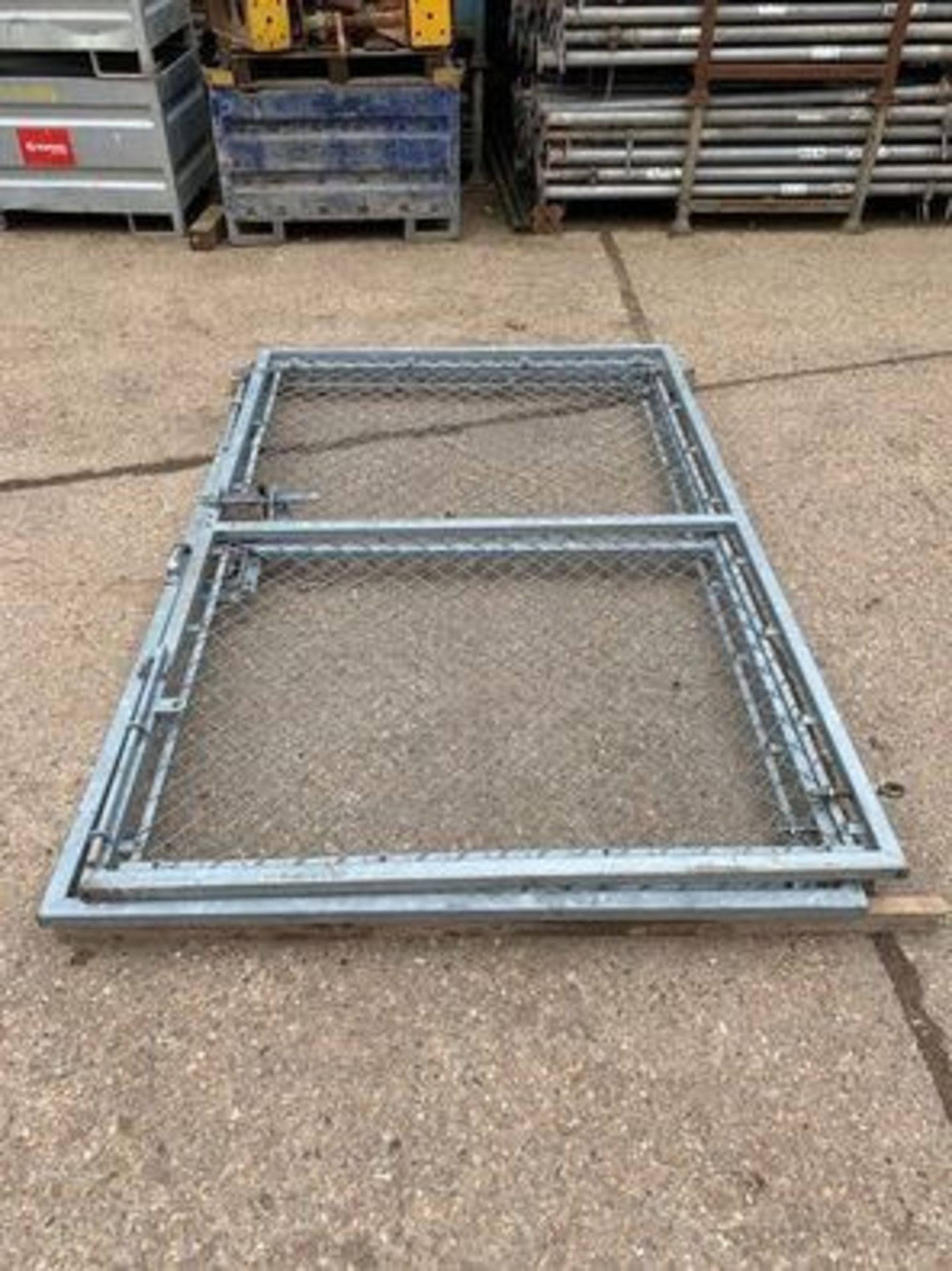 Heavy Duty Galvanised Link Fencing With Posts, Braces & Gates - Image 7 of 10