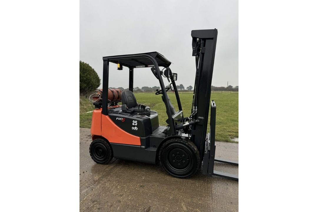 2015 Doosan G25E-5 2.5 Tonne Gas Forklift, Fork Positioner & Side Shift, 6240 Hours, New Tyres - Image 1 of 7