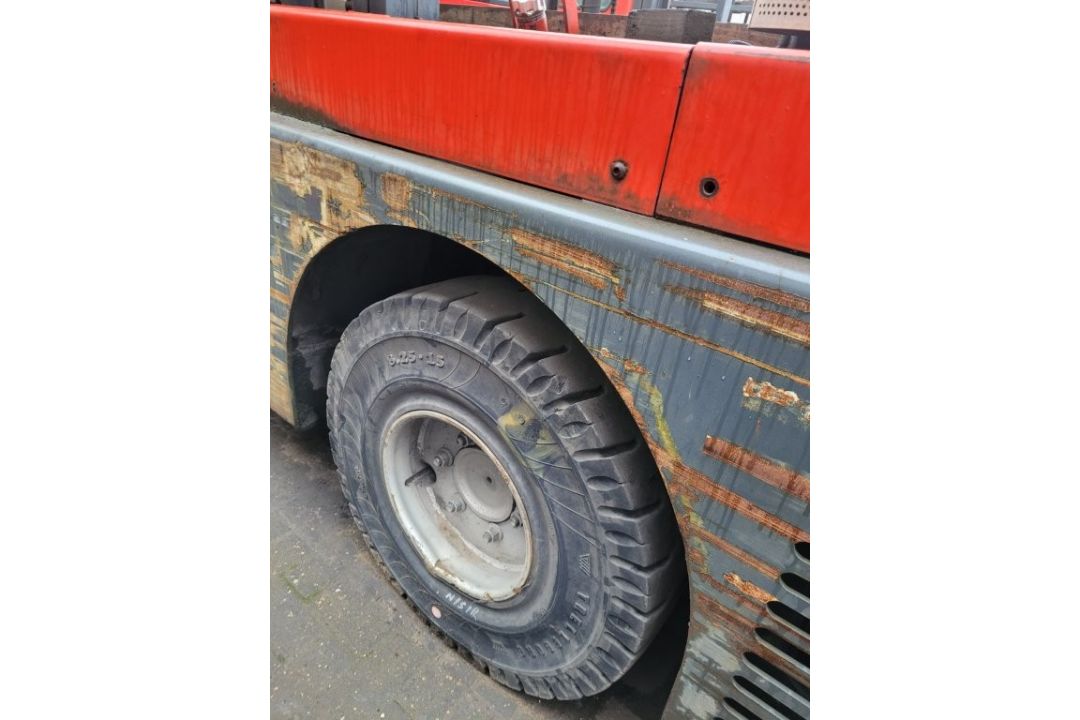 RESERVE REDUCED Bulmor Sideloader Forklift 5 Tonne Diesel, Year 2015. Two Tier Mast 5.2m Max Height - Image 12 of 19