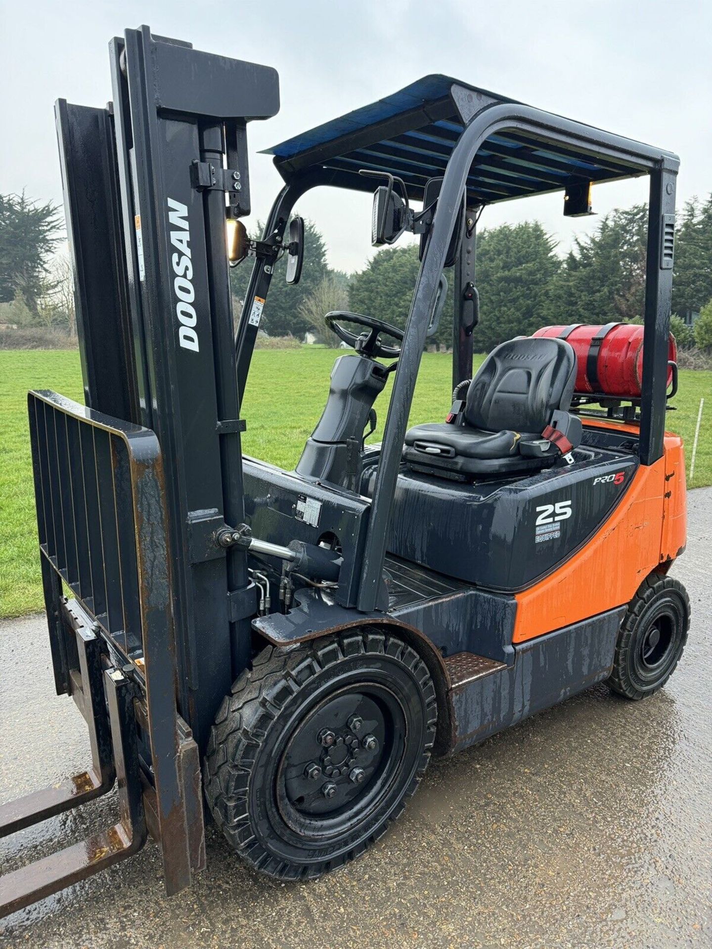 2017 Doosan G25E-5 2.5 Tonne Gas Forklift, 6351 Hours, 3.2m Duplex Mast With Side Shift - Image 2 of 6