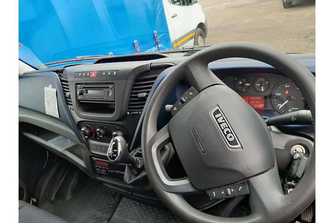 2020 (FN70 XNE) Iveco Daily 72C18 Box Tail-lift (255,132 km's) (159,457 miles) - Image 3 of 7