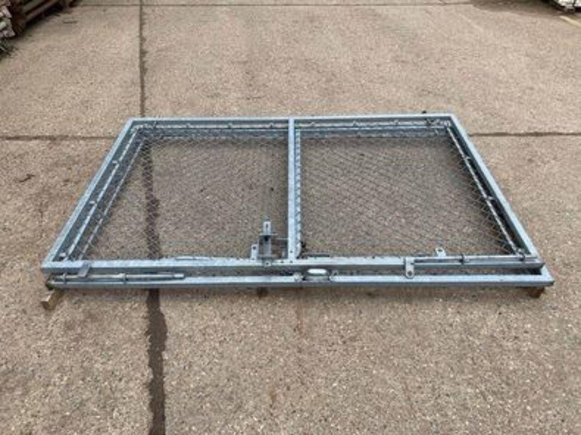 Heavy Duty Galvanised Link Fencing With Posts, Braces & Gates - Image 6 of 10