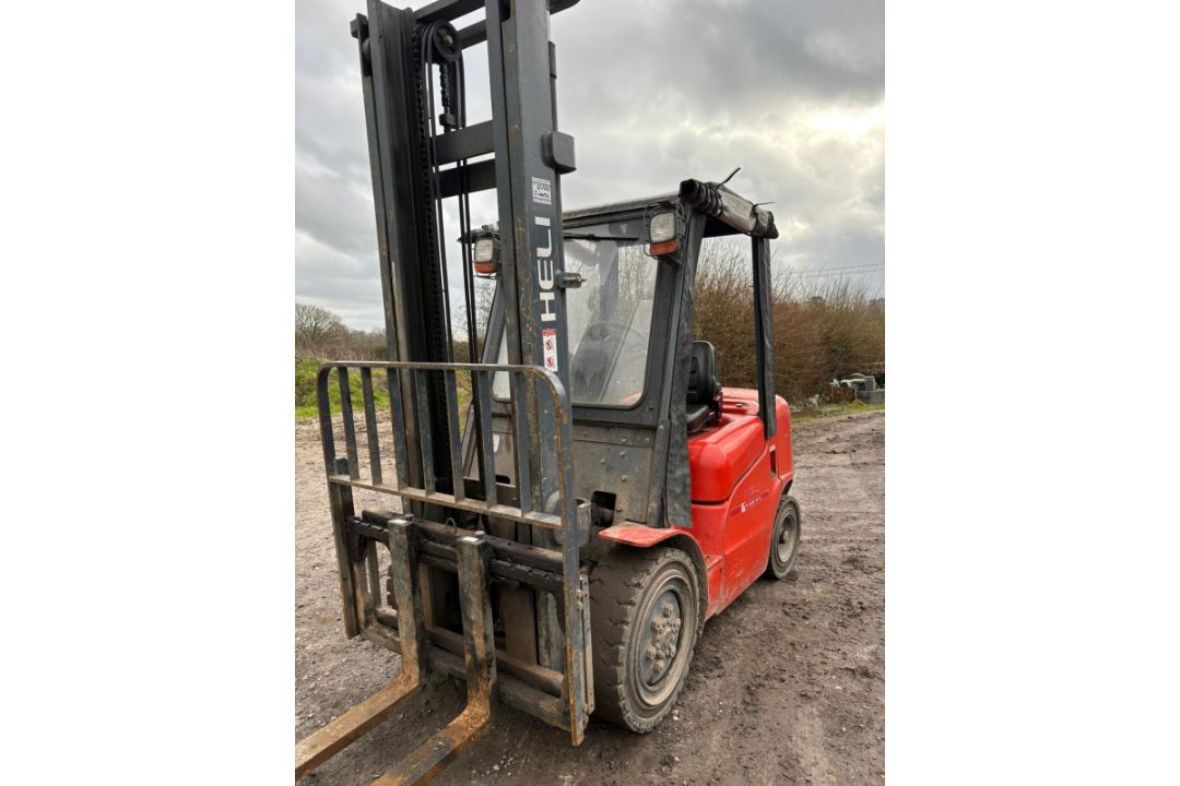 2016 Heli FD30G 3 Tonne Diesel Forklift, 4 Metre Lift, AMAZING LOW 1369 HOURS - Image 2 of 8