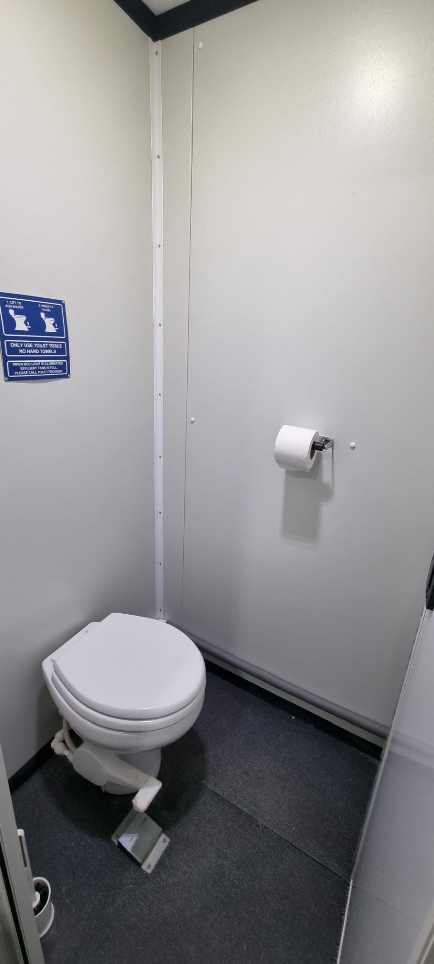 Mobile Toilet Unit GH8546, Generator Running Hours Approximately 98 Hours - Image 9 of 11