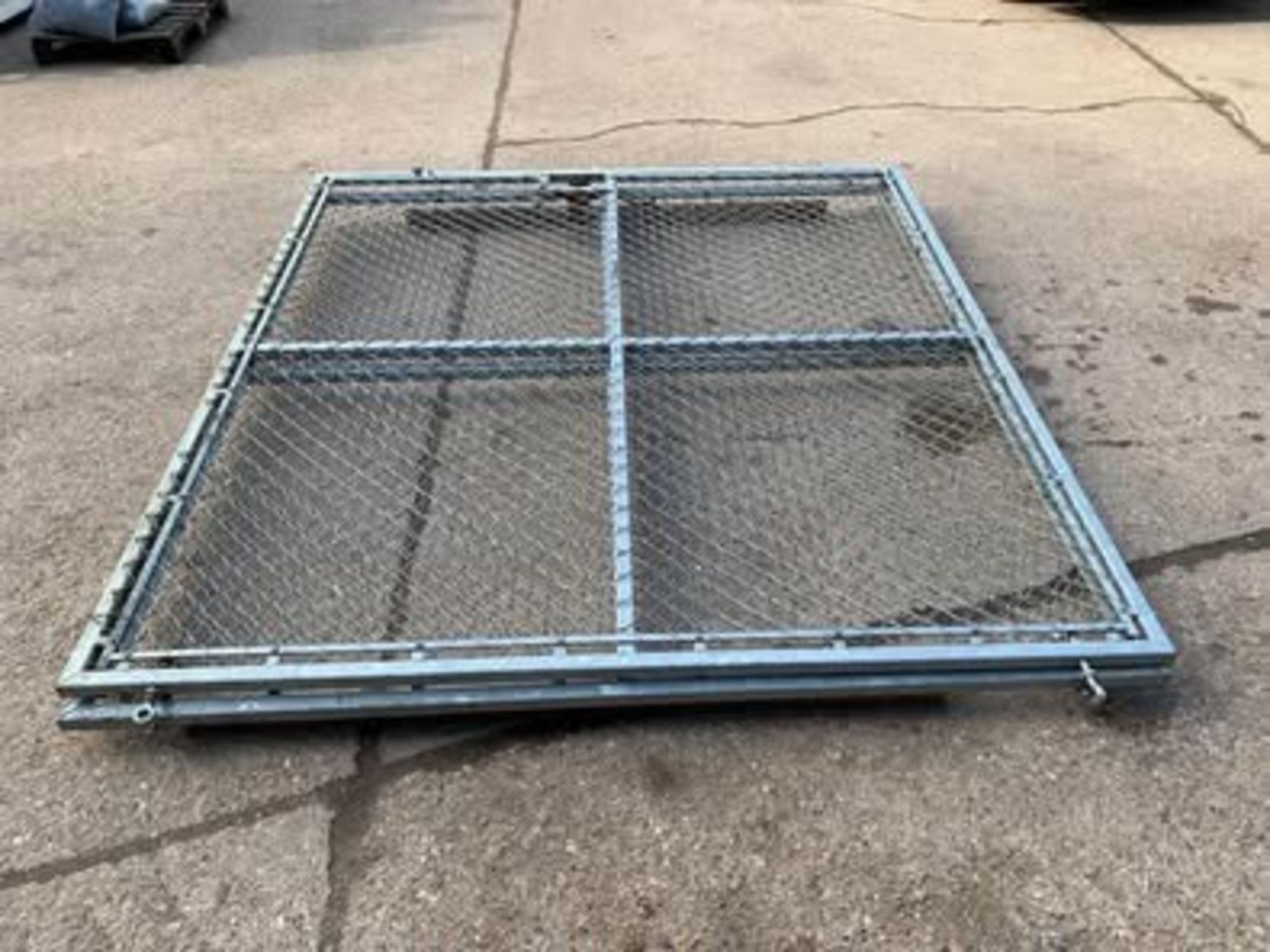 Heavy Duty Galvanised Link Fencing With Posts, Braces & Gates - Image 8 of 10
