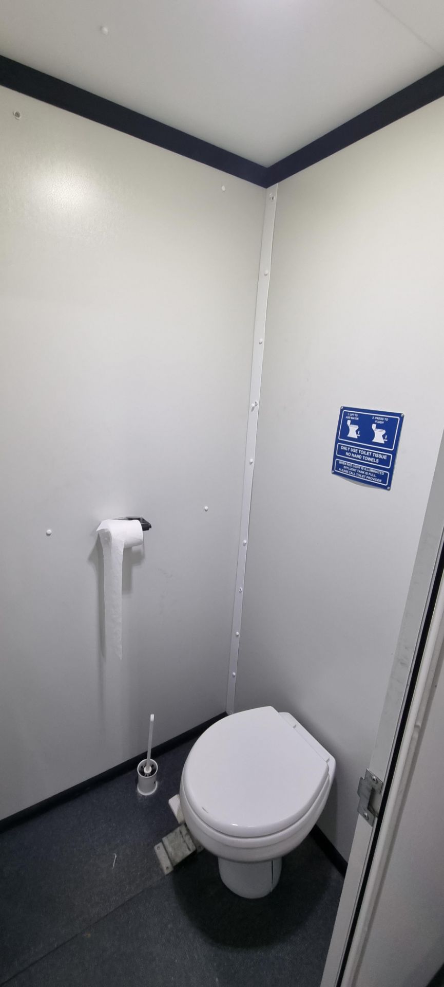 Mobile Toilet Unit GH8546, Generator Running Hours Approximately 98 Hours - Image 10 of 11