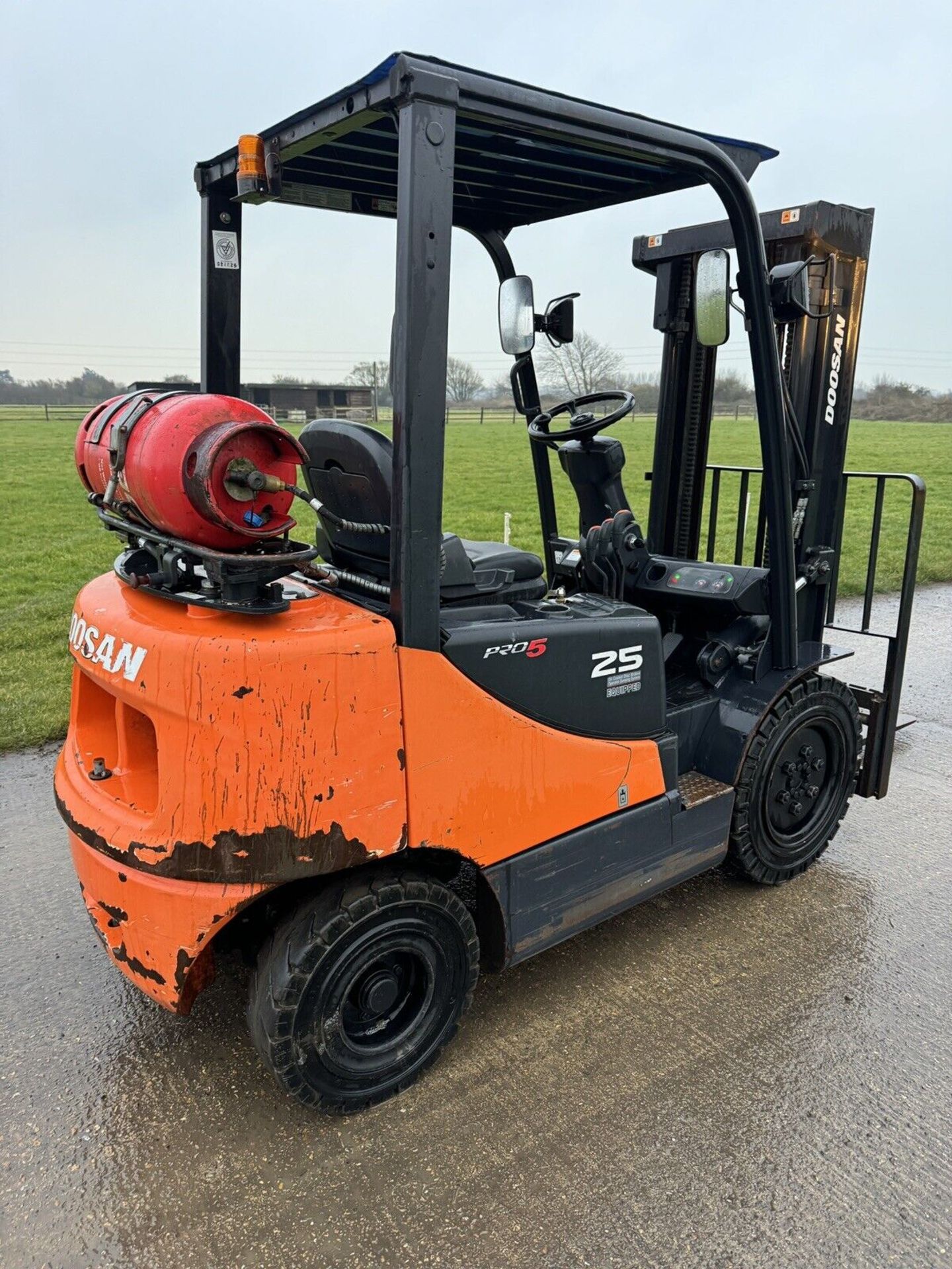 2017 Doosan G25E-5 2.5 Tonne Gas Forklift, 6351 Hours, 3.2m Duplex Mast With Side Shift - Image 3 of 6
