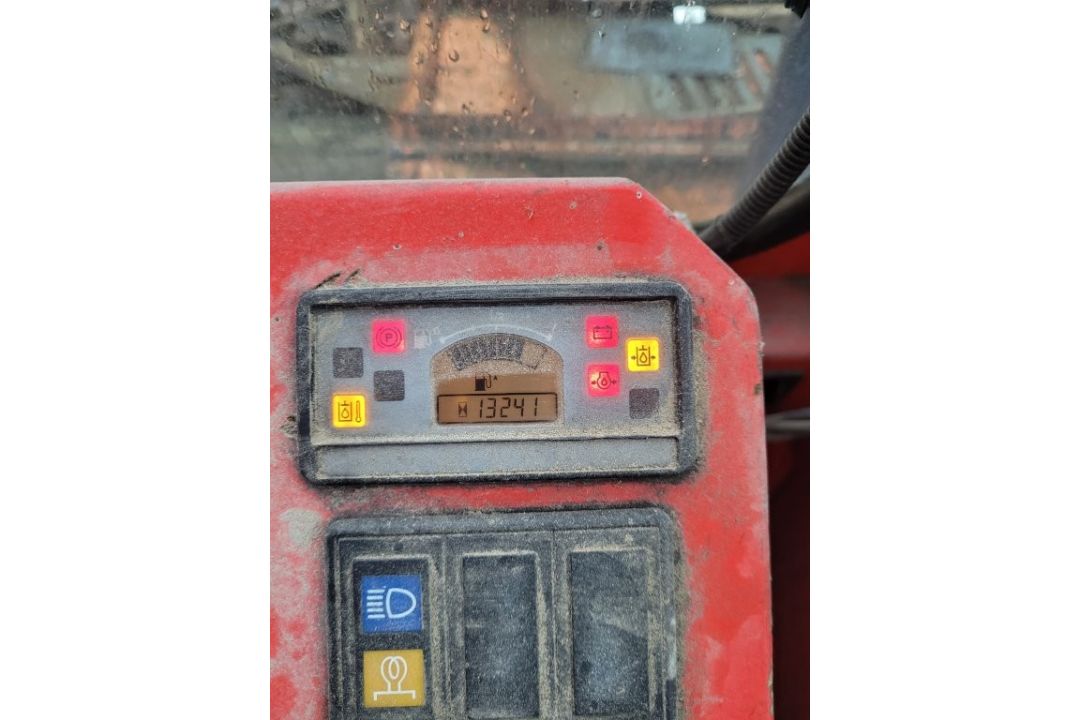 RESERVE REDUCED Bulmor Sideloader Forklift 5 Tonne Diesel, Year 2015. Two Tier Mast 5.2m Max Height - Image 9 of 19