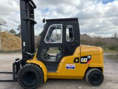 2015 Caterpillar 5 Tonne Diesel Forklift, 7626 Hours, Full Cab, 4.5m Lift, Side Shift