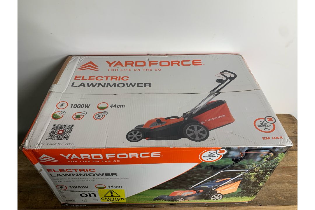 Yardforce Electric Lawnmower EM U44- No Reserve - Image 4 of 13