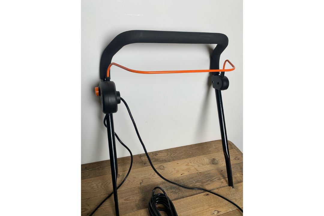 Yardforce Electric Lawnmower EM U44- No Reserve - Image 9 of 13