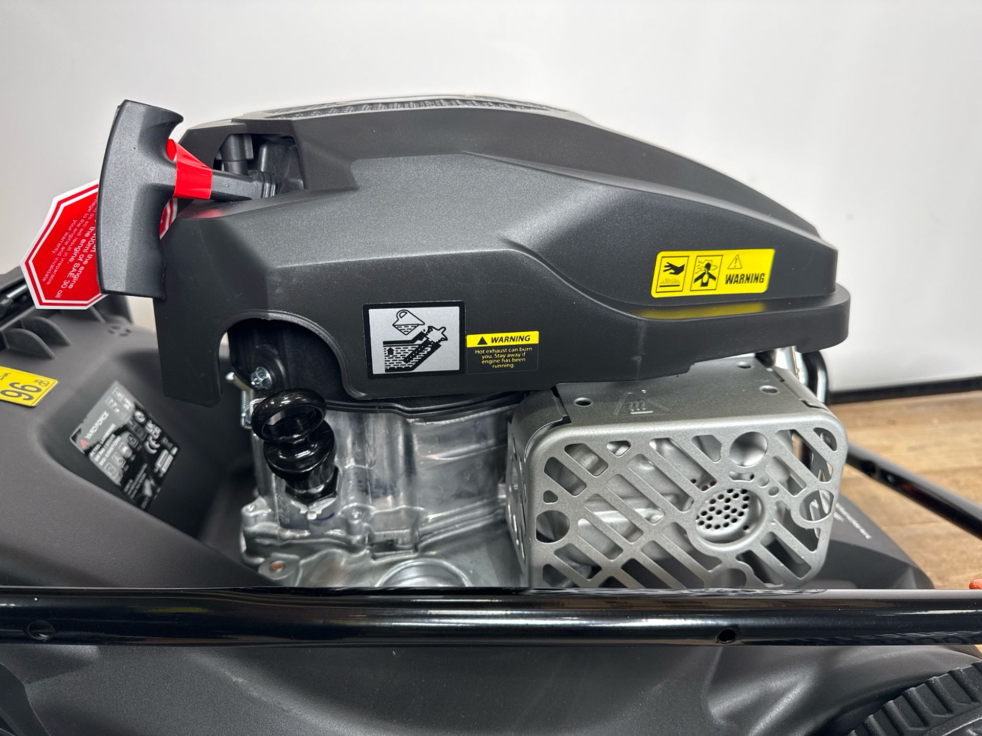 Yardforce GM R40 Petrol Lawnmower- No Reserve - Image 10 of 11