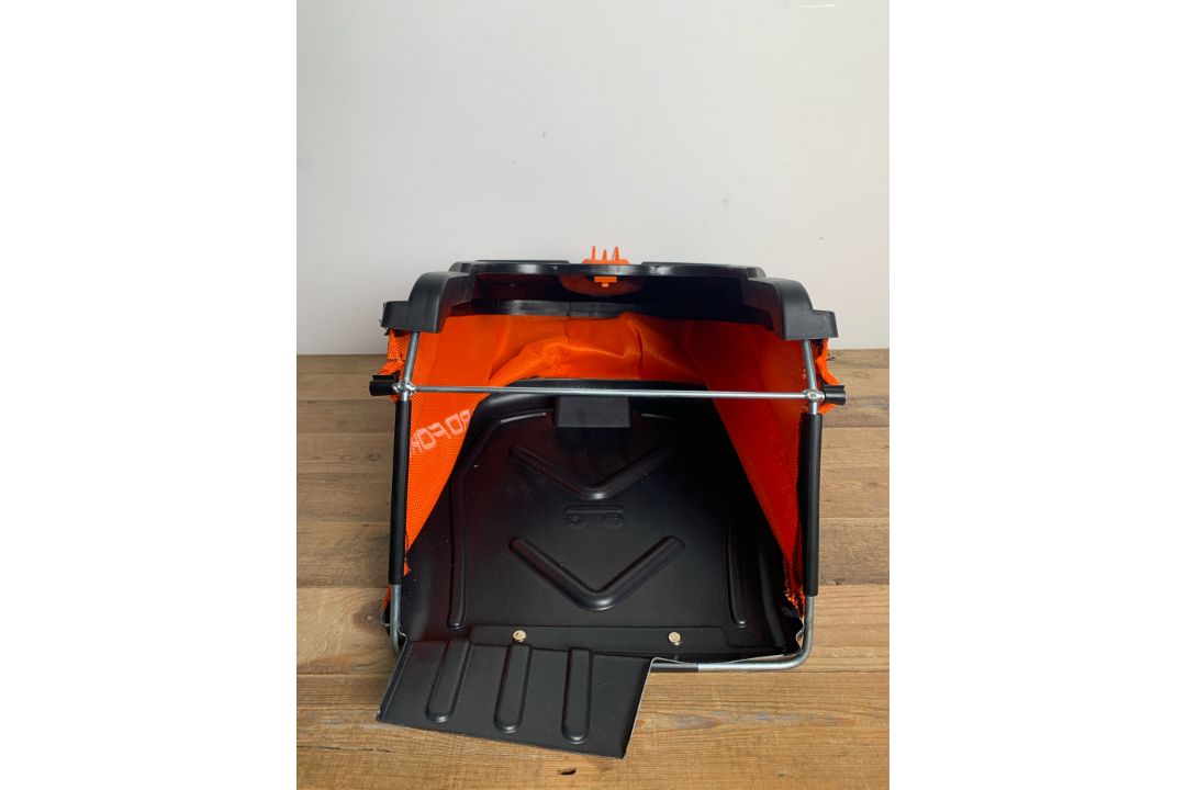 Yardforce Electric Lawnmower EM U44- No Reserve - Image 12 of 13