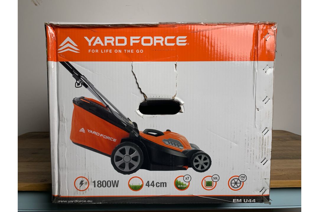 Yardforce Electric Lawnmower EM U44- No Reserve - Image 3 of 13