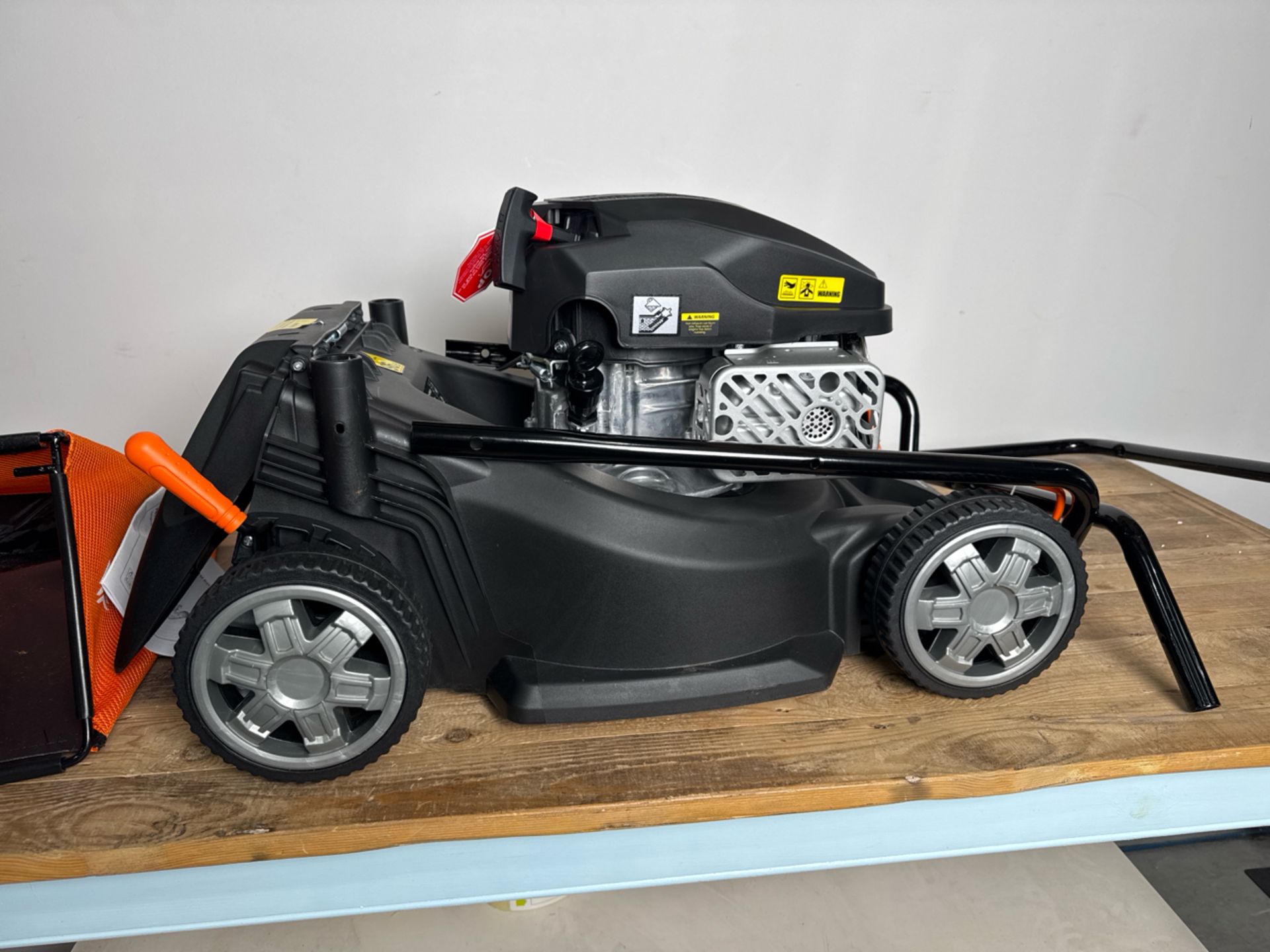 Yardforce GM R40 Petrol Lawnmower- No Reserve - Image 6 of 11