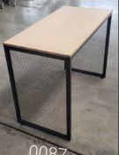 Mesh Display Table
