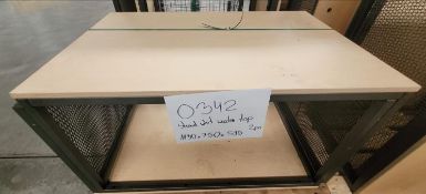 Mesh Display Table