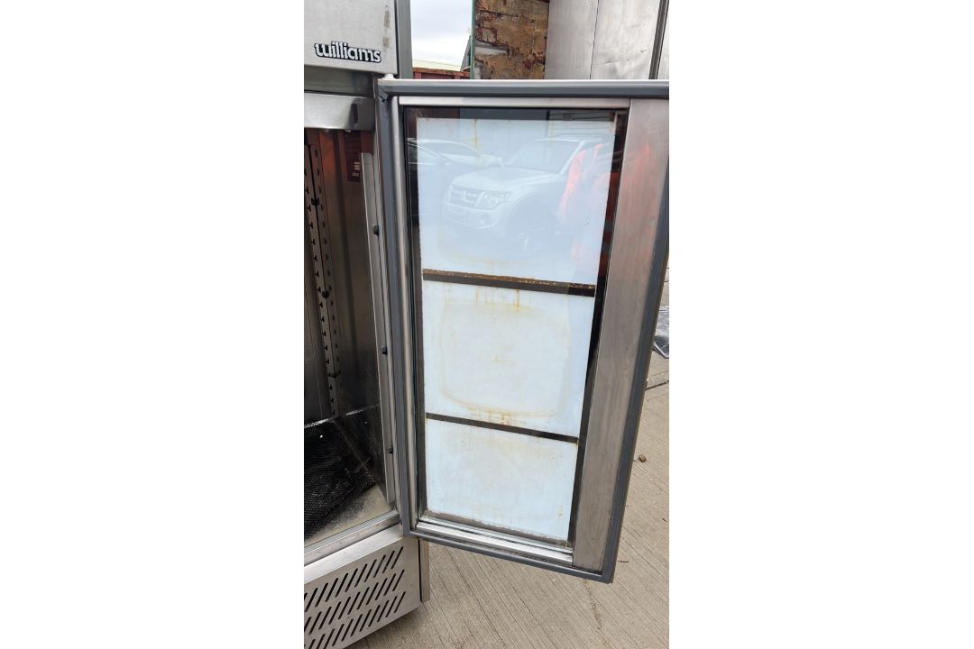 NO RESERVE Williams Refrigerator - Image 6 of 7