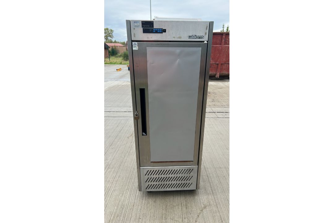NO RESERVE Williams Refrigerator - Image 1 of 7