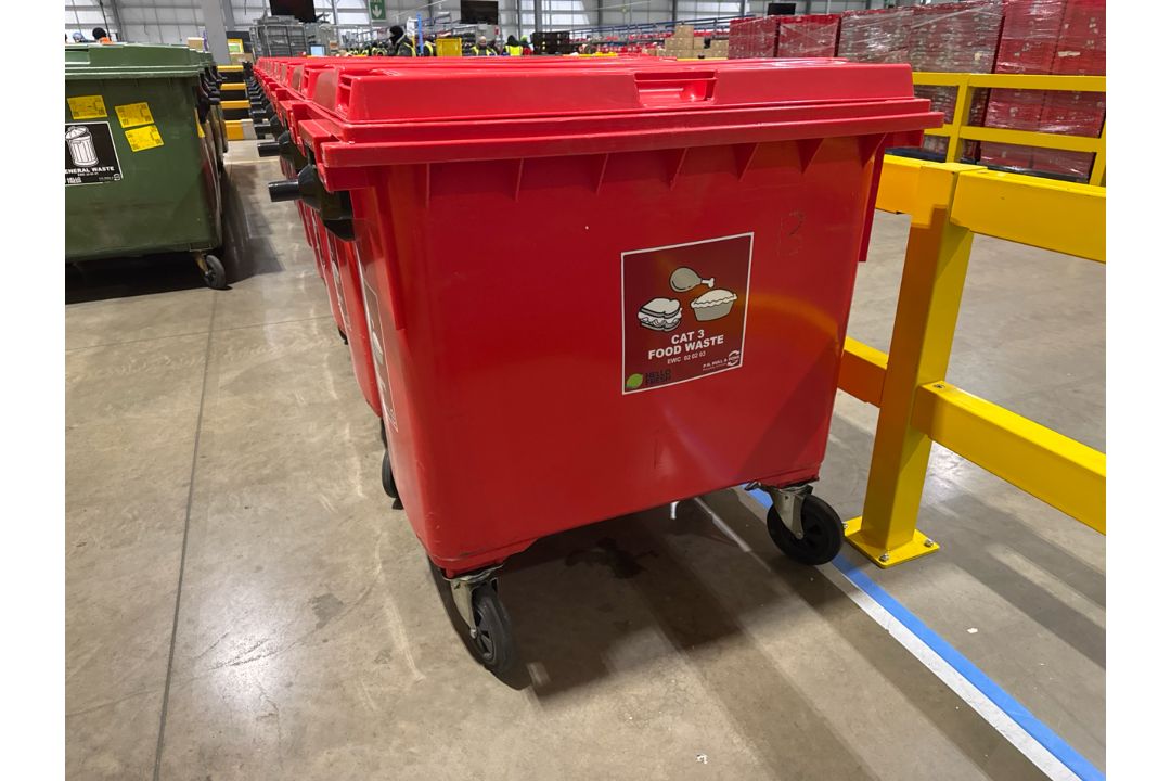 Red Plastic Waste Bins x10 - Image 2 of 6