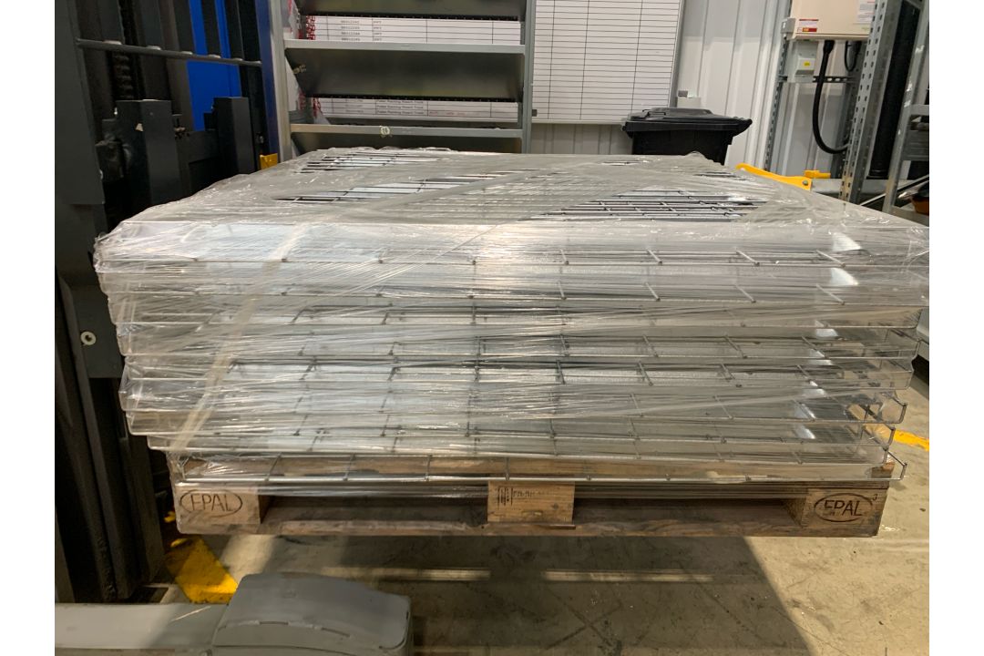 Pallet Of Approximately 18 x Metal Racking Shelves - Image 3 of 5