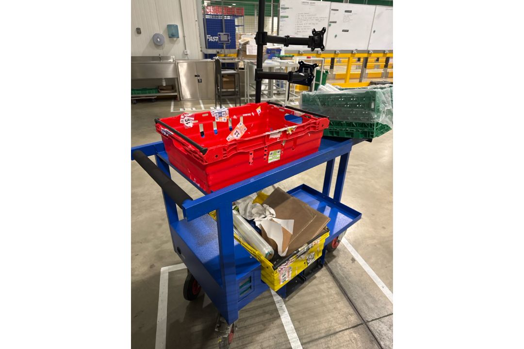Metal Mobile Work Station - Image 1 of 5