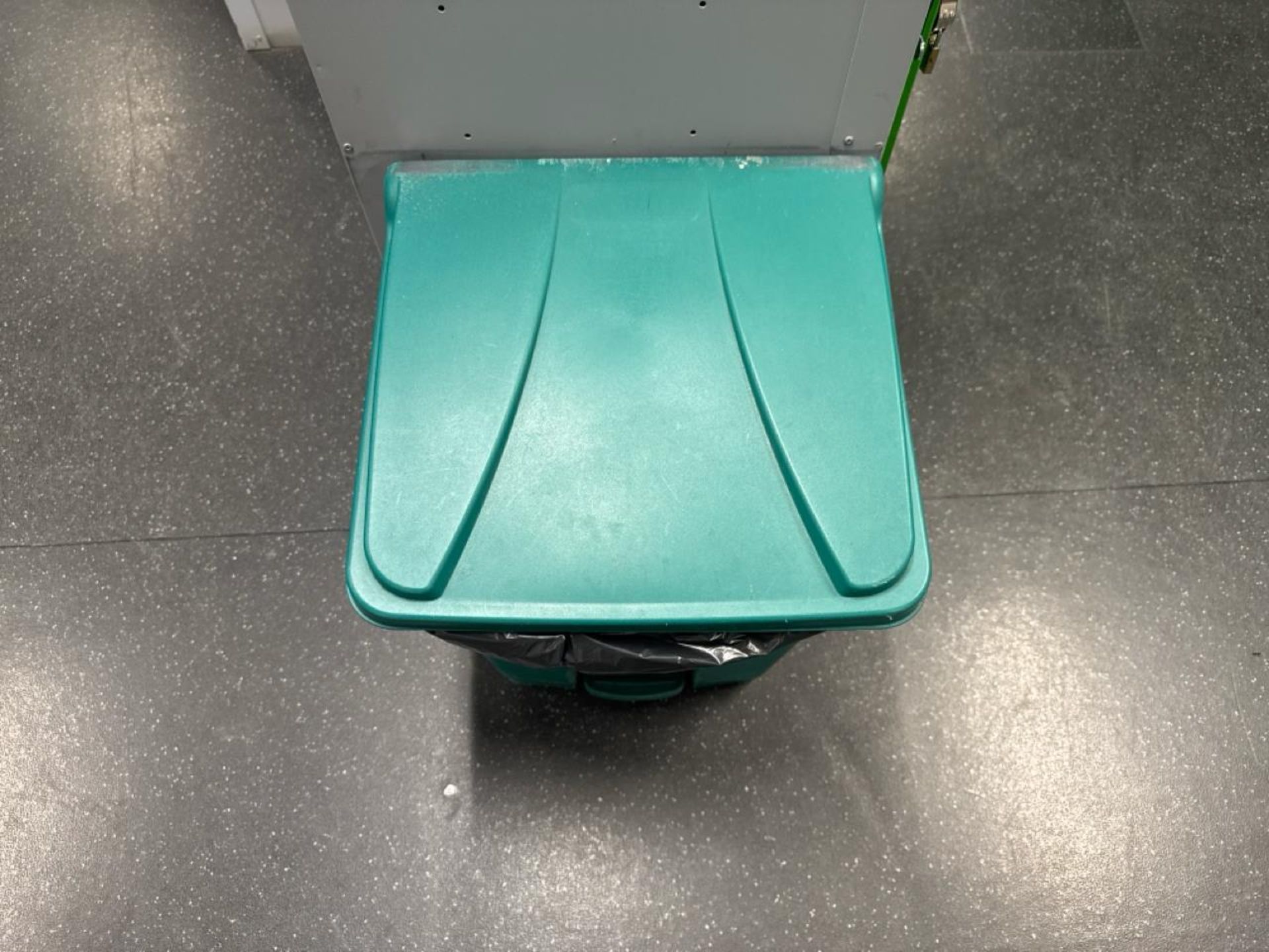 Green Plastic Bins x4 - Image 2 of 6