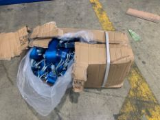 Box Of Approximately 20x Brand New 3.6M Ratchet Straps