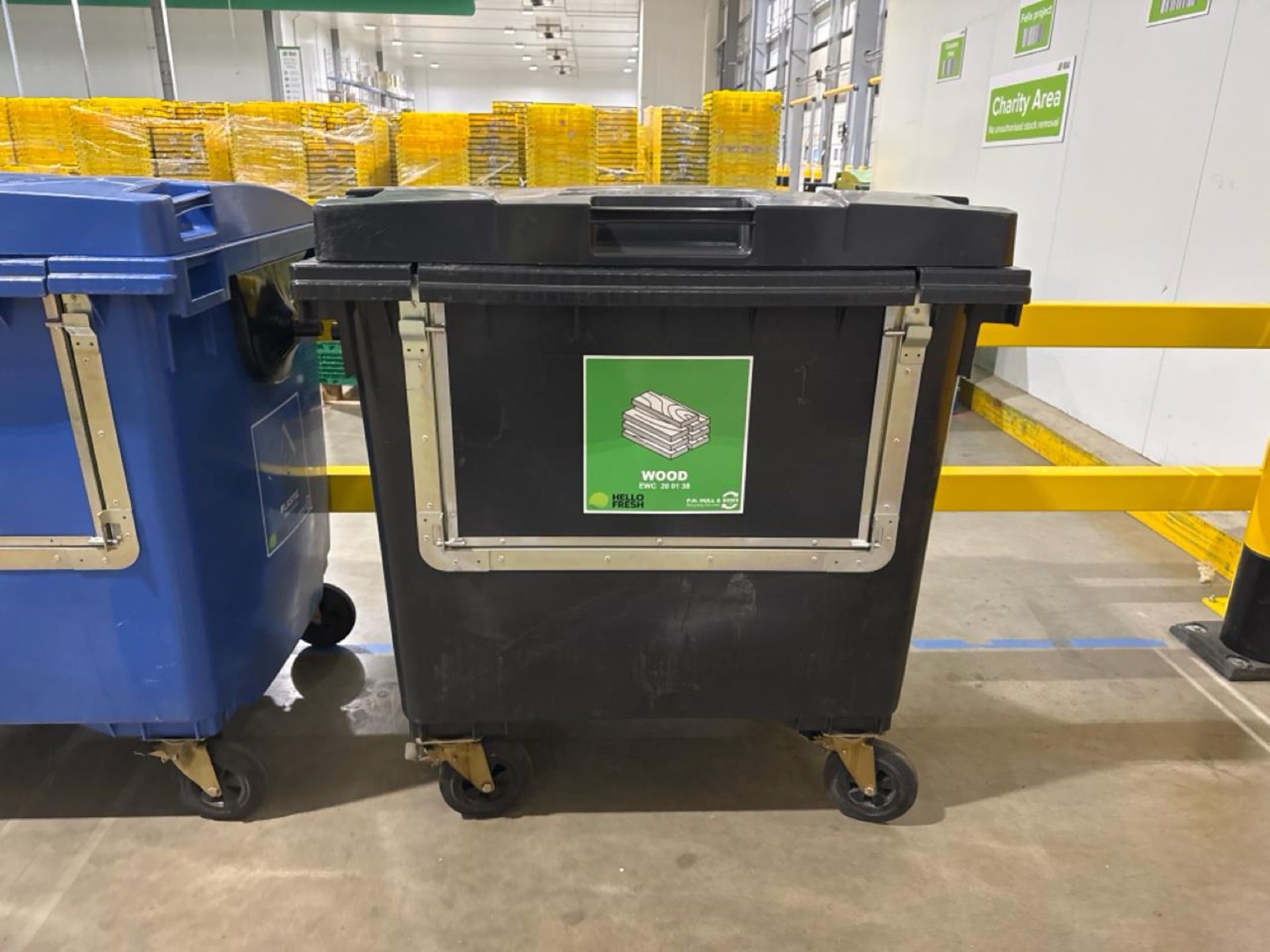 Black Plastic Waste Bins x4 - Image 2 of 5