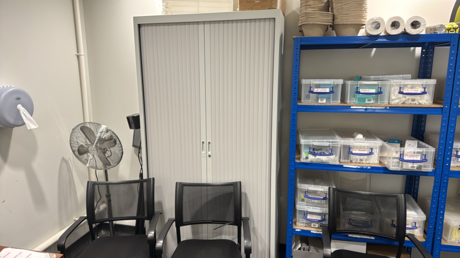 Contents of First Aid Room - Image 8 of 9
