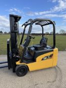 Caterpillar 2T Electric Forklift, ONLY 643 HOURS, Container Spec, Complete With Charger