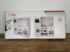 Toylife Deluxe Play Kitchen- No Reserve