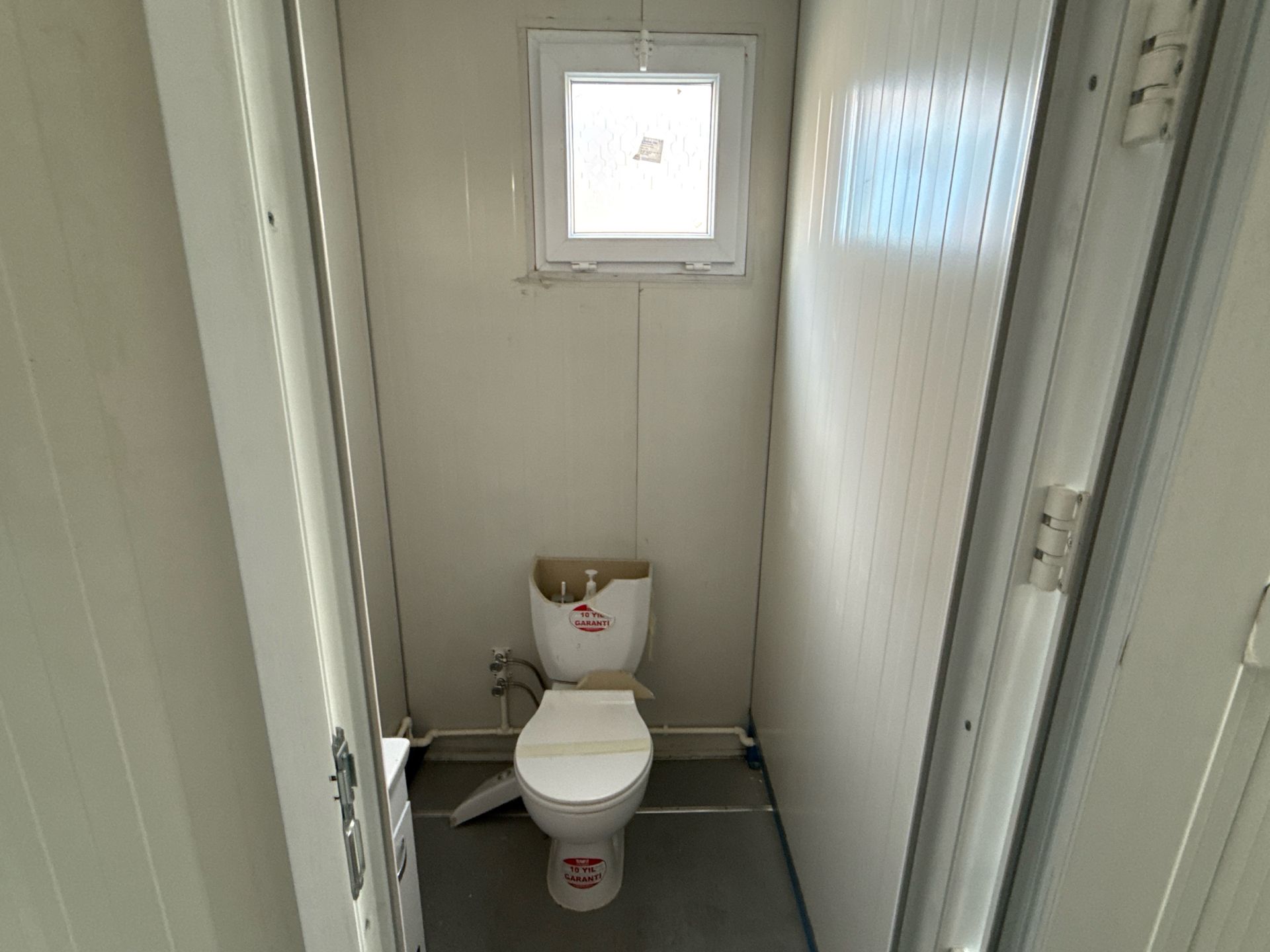 11m Pre Fabricated Building With Toilet Block No Reserve - Image 18 of 22