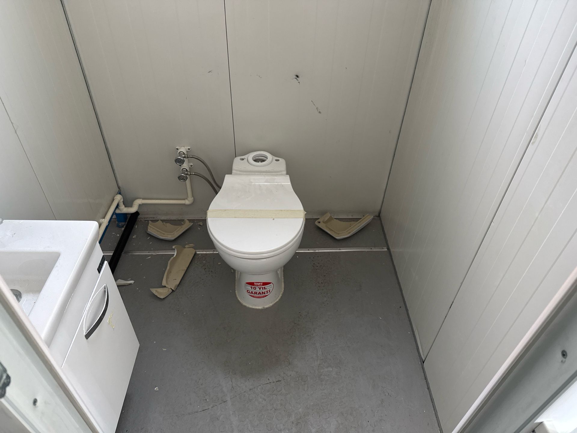 11m Pre Fabricated Building With Toilet Block No Reserve - Image 16 of 22