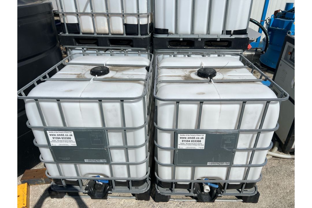 1,000-Litre Intermediate Bulk Container With Metal Cage No Reserve - Image 3 of 5