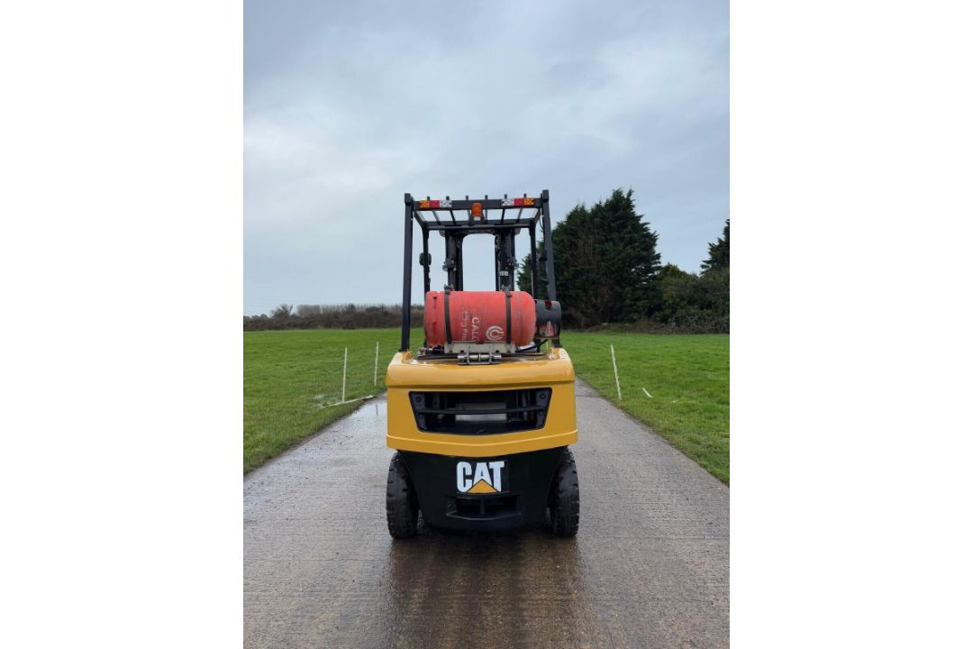 2019 Caterpillar GP25NT 2.5 Tonne Gas Forklift Truck Container Spec Low 7366 Hours - Image 7 of 14