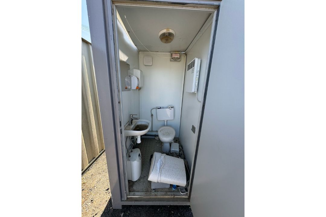 Single Site Toilet Block - Image 3 of 6