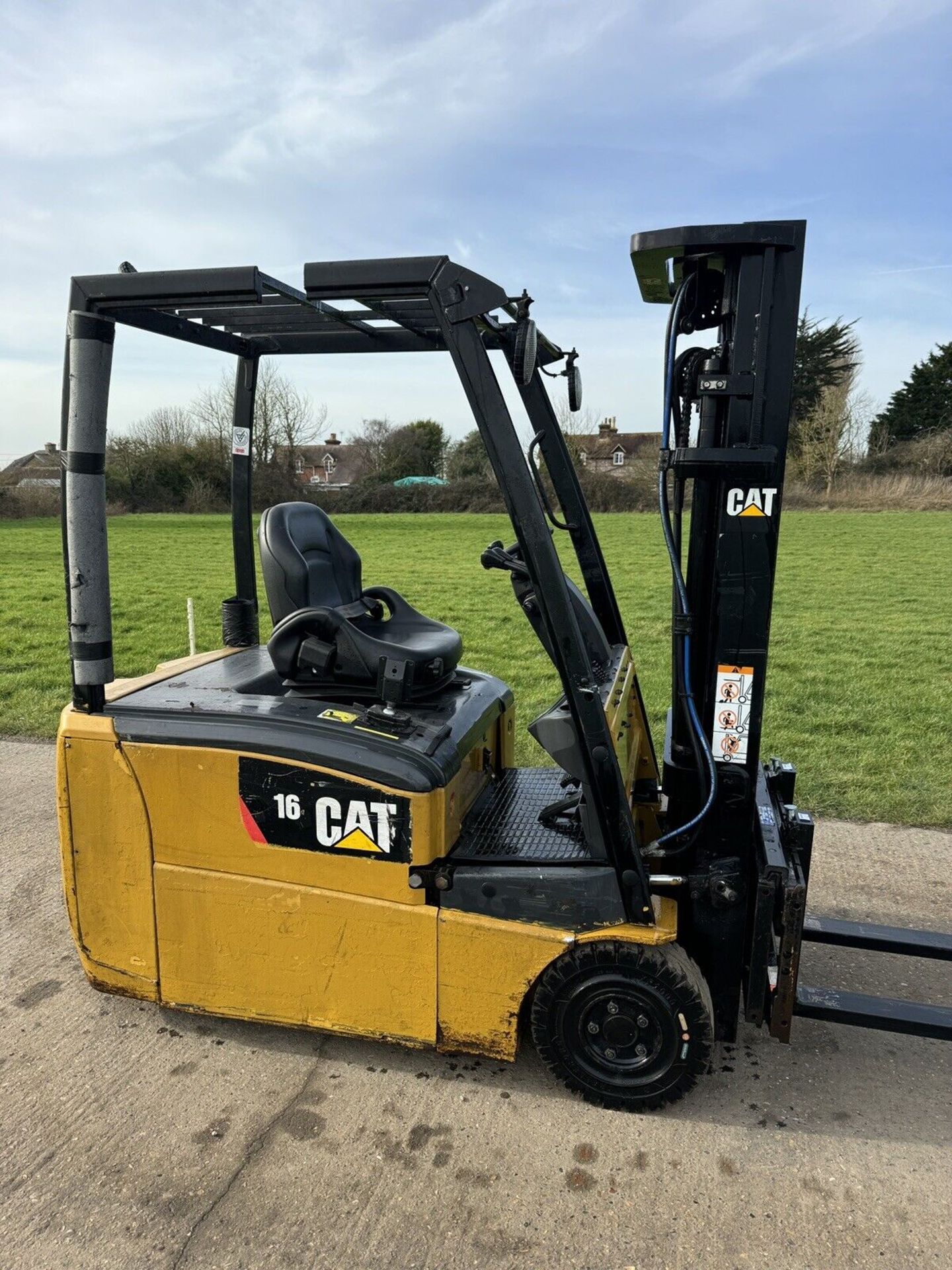 2012 Caterpillar EP18CPN 1.6 Electric Forklift Container Spec, Complete With Charger - Image 5 of 8