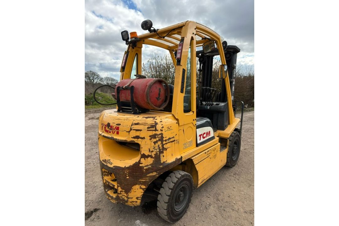 2017 TCM 2.5 Tonne Gas Forklift, 3615 Hours, 4500mm Full Free Lift, Side Shift - Image 4 of 7