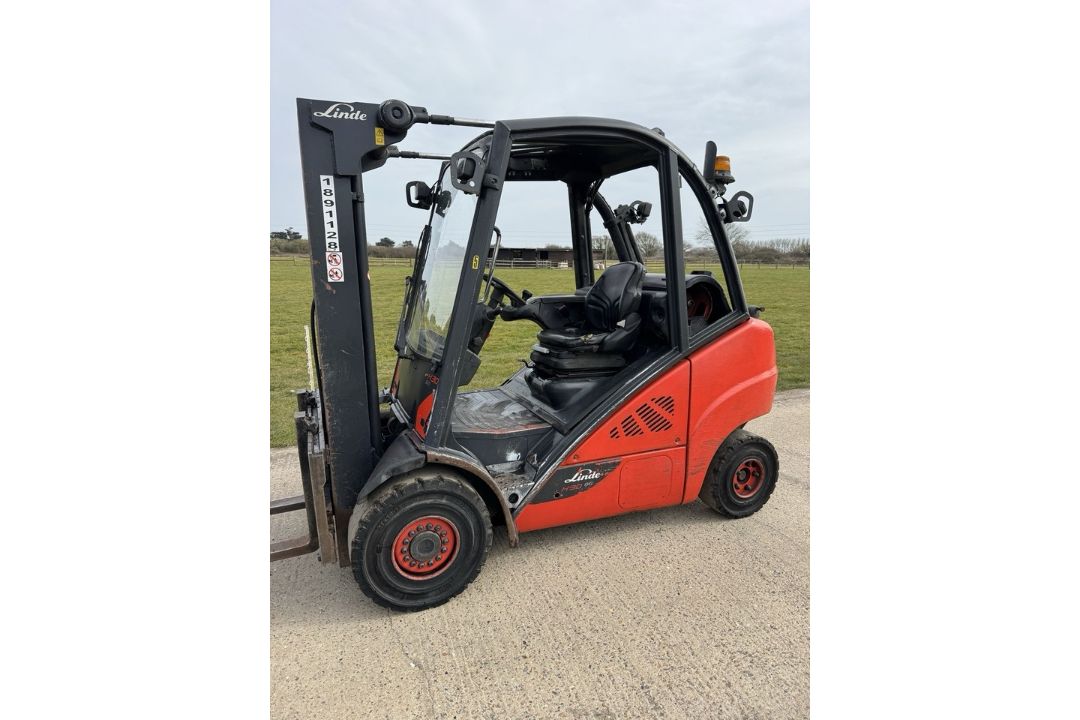 Linde H30 3 Tonne Gas Forklift, Container Spec - Image 1 of 6